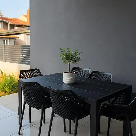 Modern, Garden Pula-vidikovac 公寓 *